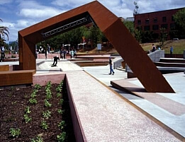 Role of walkway in outdoor architecture